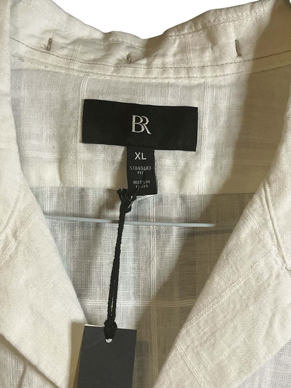 Banana Republic Rincon Linen-Cotton Resort Shirt in White Textured Plaid - Picture 3 of 7